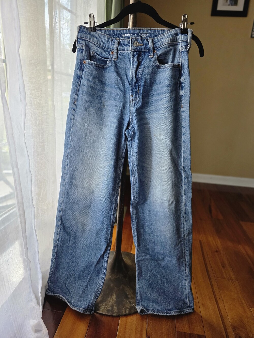 Old Navy Extra High-Rise Sky-Hi‎ Wide-Leg Lightwash Jeans - Size 2